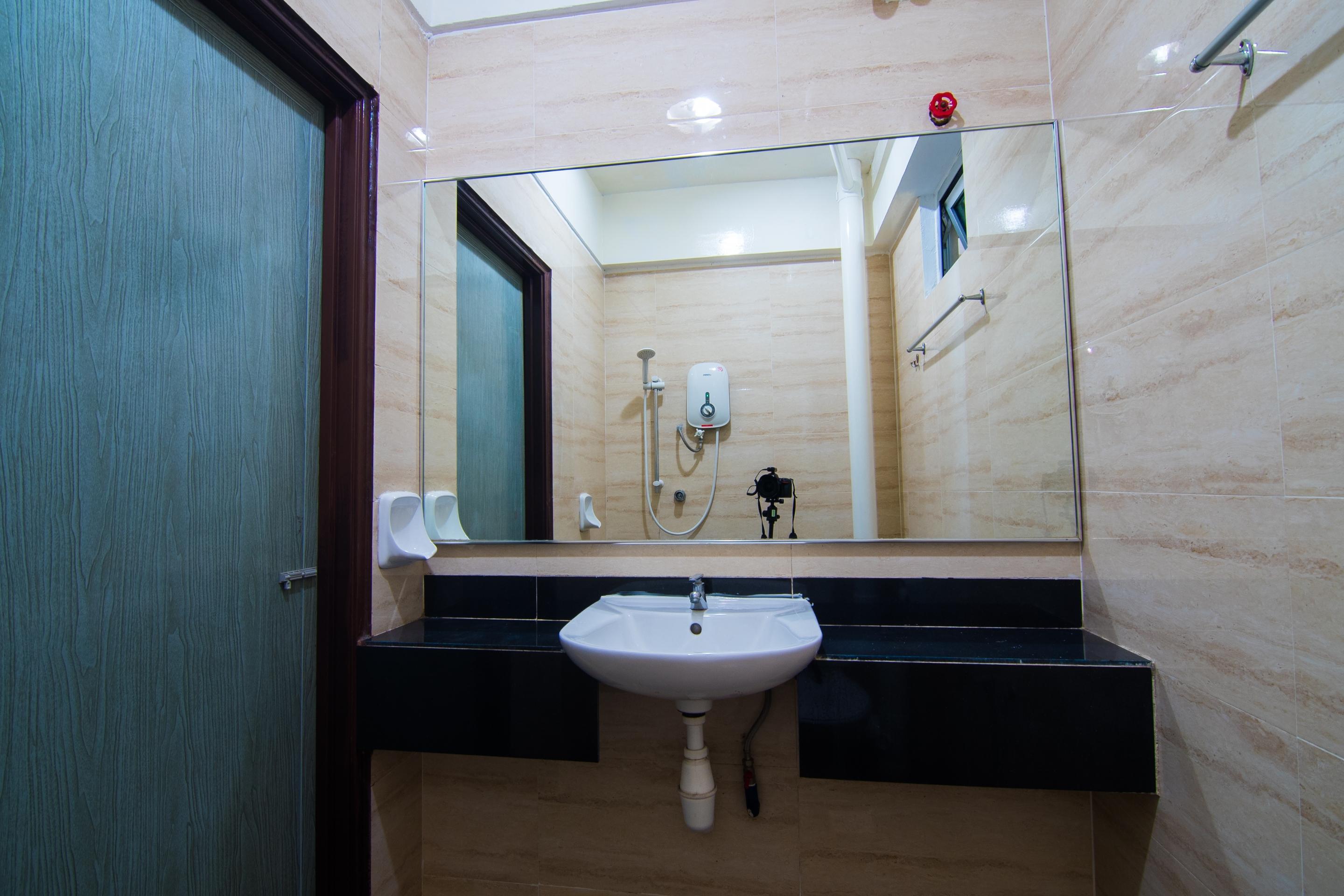 Sea Princess Hotel Телук-Баханг Экстерьер фото