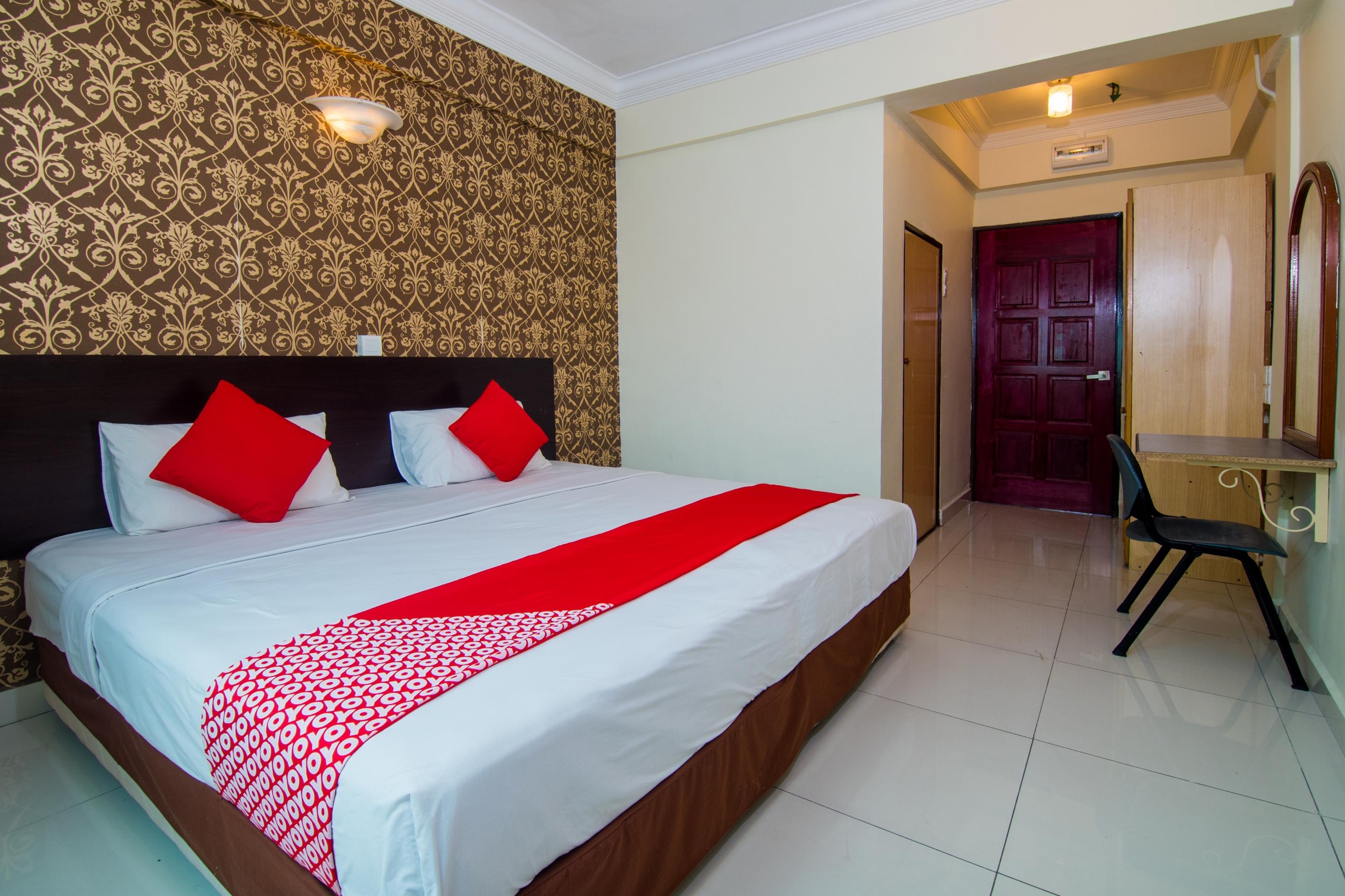 Sea Princess Hotel Телук-Баханг Экстерьер фото