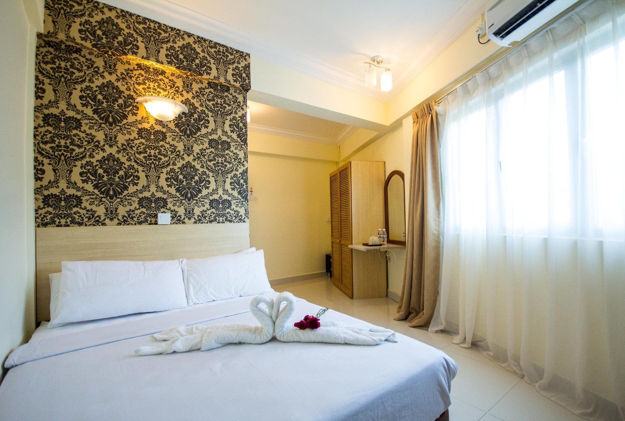 Sea Princess Hotel Телук-Баханг Экстерьер фото