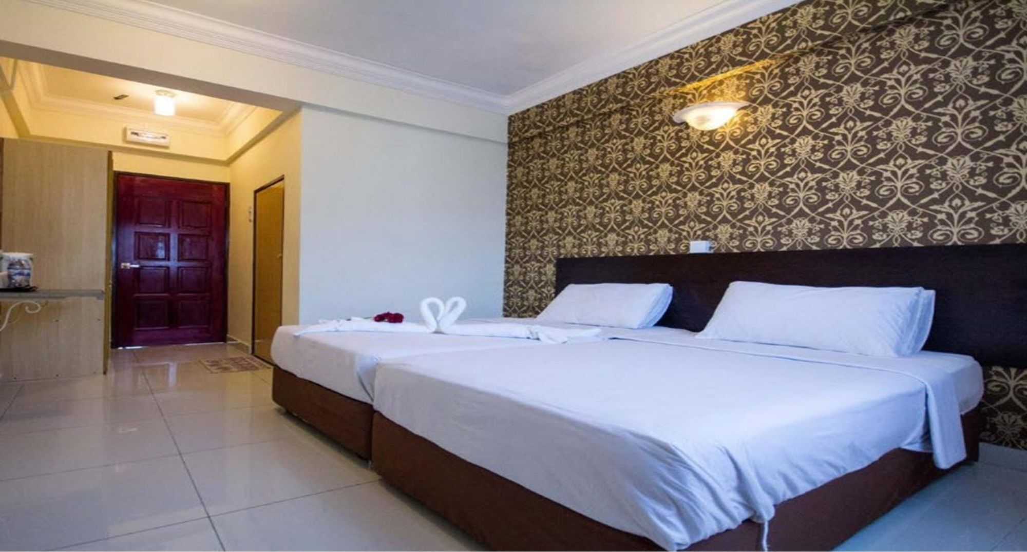 Sea Princess Hotel Телук-Баханг Экстерьер фото
